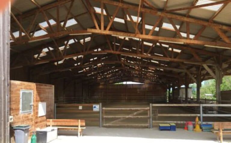 Les premières infrastructures du centre équestre